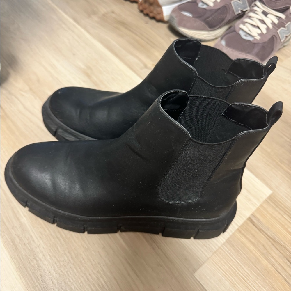 BP black boots